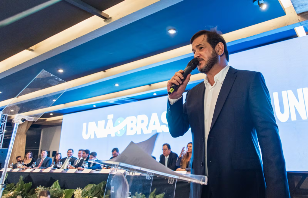 PF investiga se presidente do União Brasil cedeu aviões usados por membros do PCC