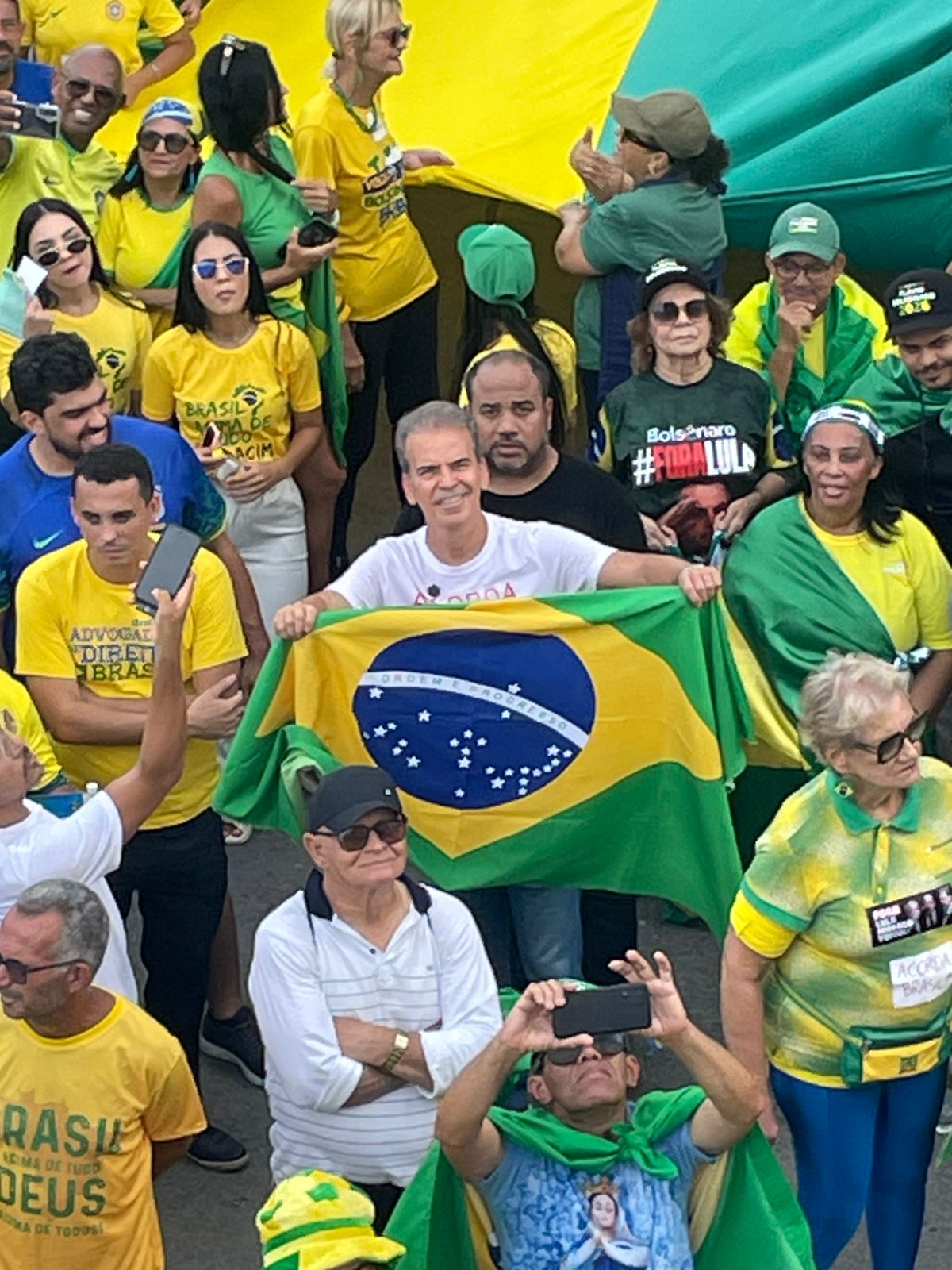 Coronel Alberto Feitosa participa de ato do movimento “Acorda Brasil” na Avenida Boa Viagem