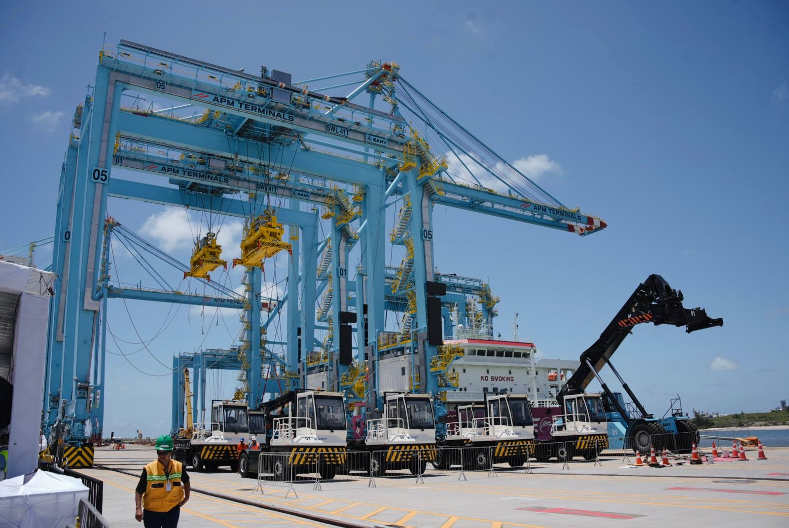 Pernambuco lidera crescimento da atividade econômica no Nordeste e registra 2º maior avanço do Brasil